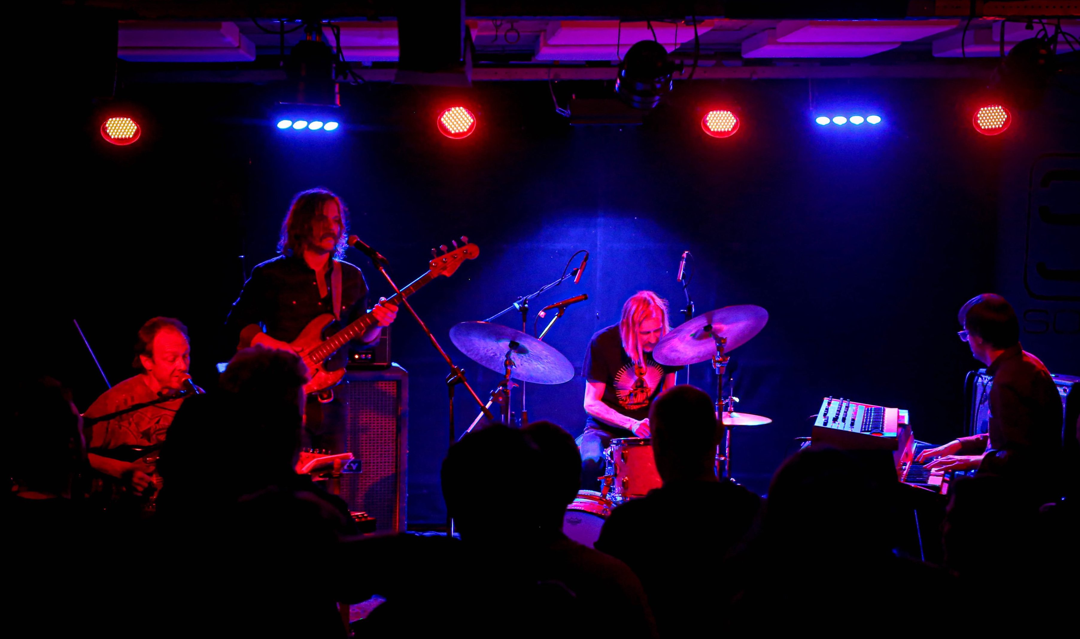 Needlepoint live at Sojo by Dries De Roey